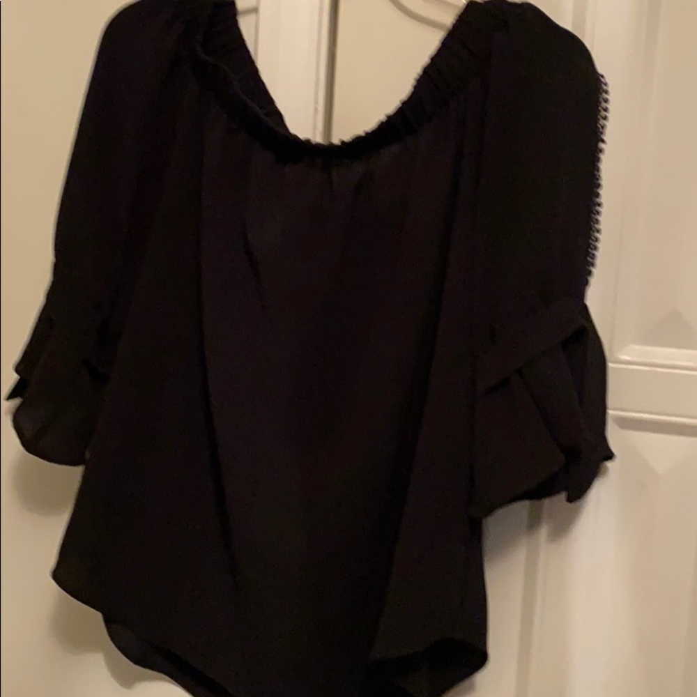 Black blouse with open arms